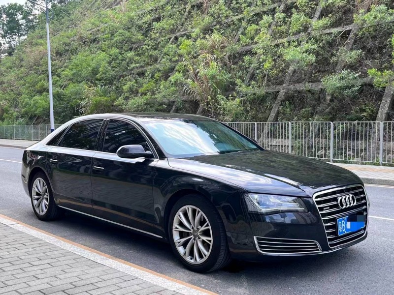 深圳13年奥迪A8L3