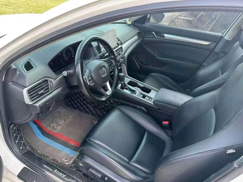 珠海19年本田雅阁8