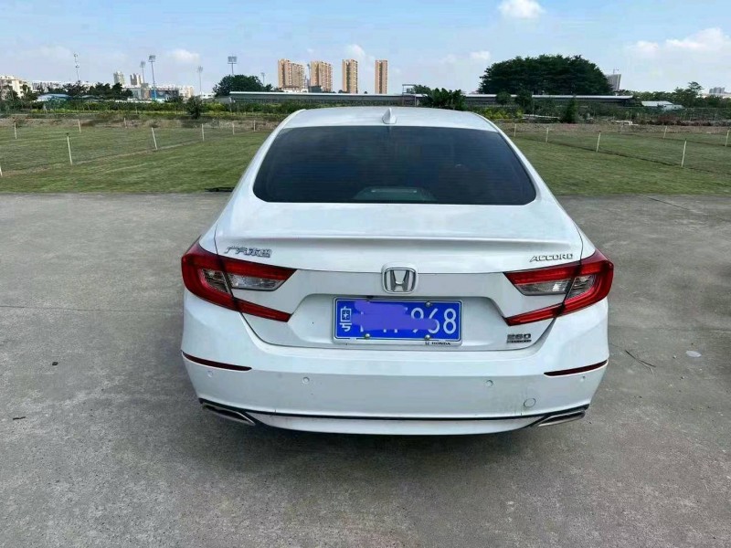 珠海19年本田雅阁9