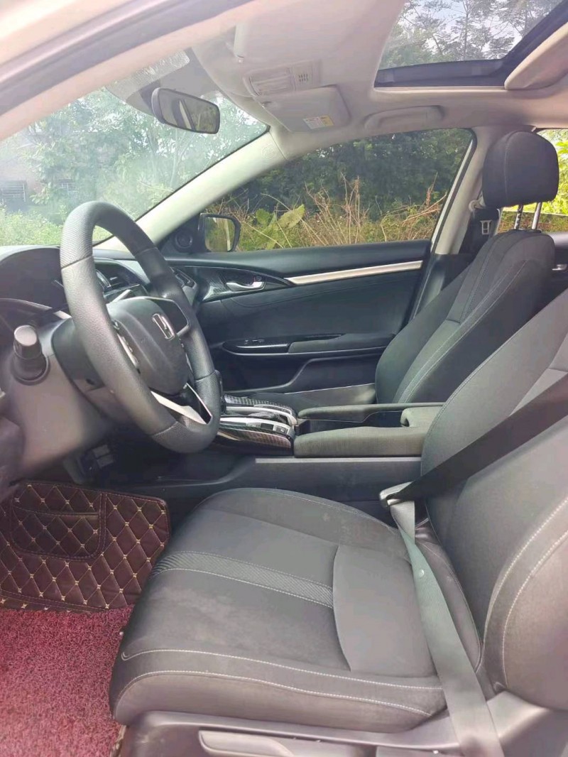 珠海17年本田思域8