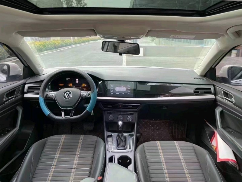 成都22年大众朗逸9