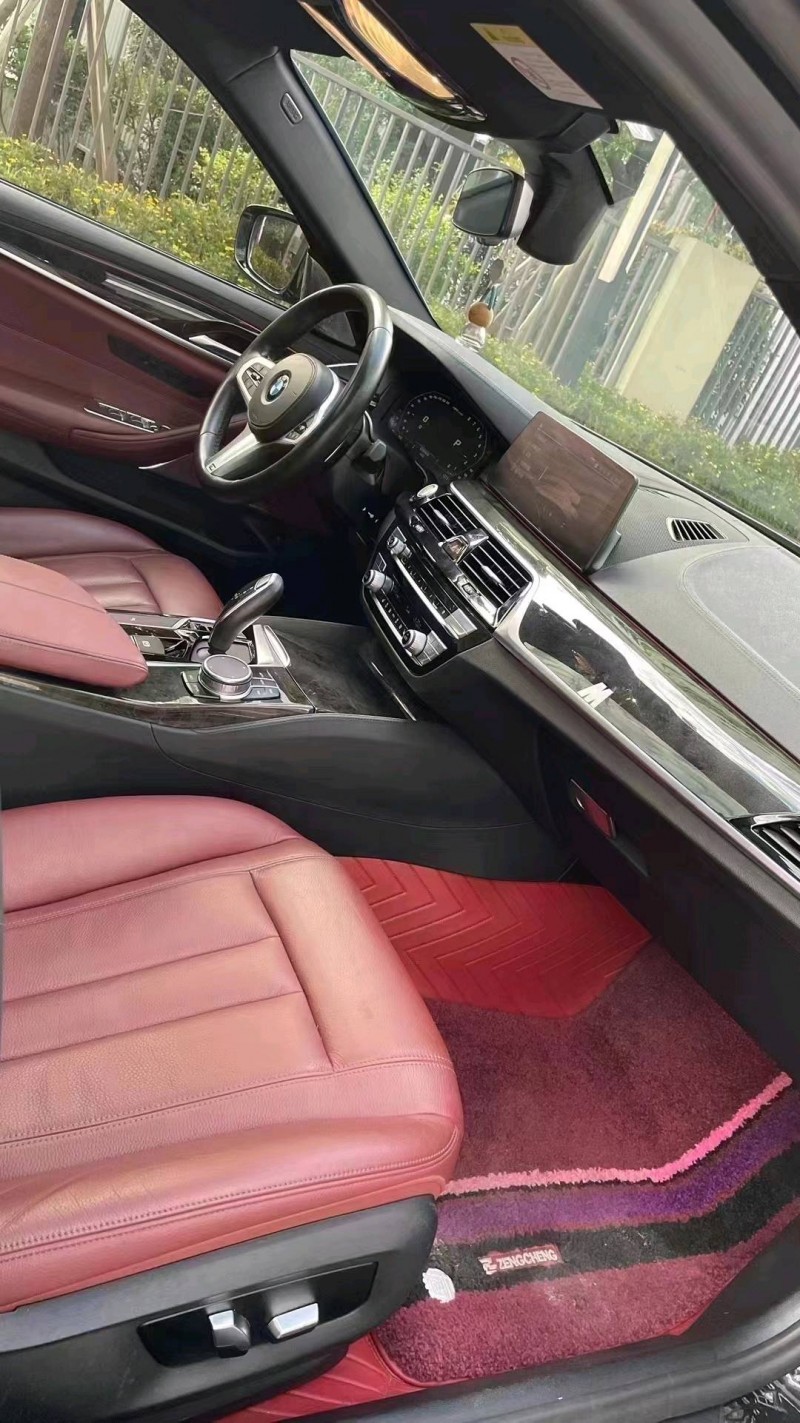 成都20年宝马5系8