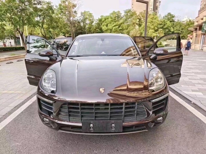 苏州17年保时捷Macan1