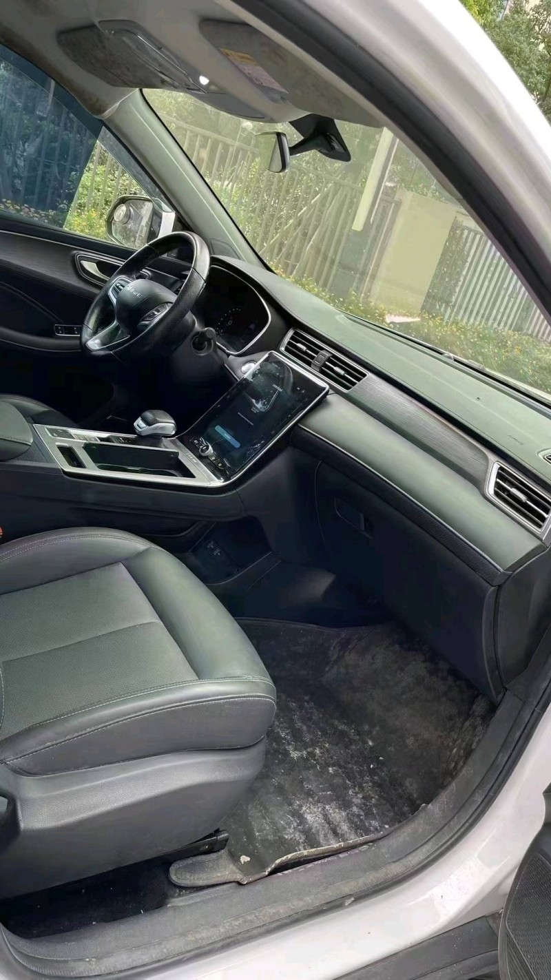 成都20年荣威RX58