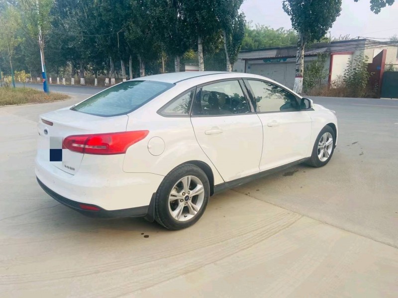 保定17年福特福克斯5