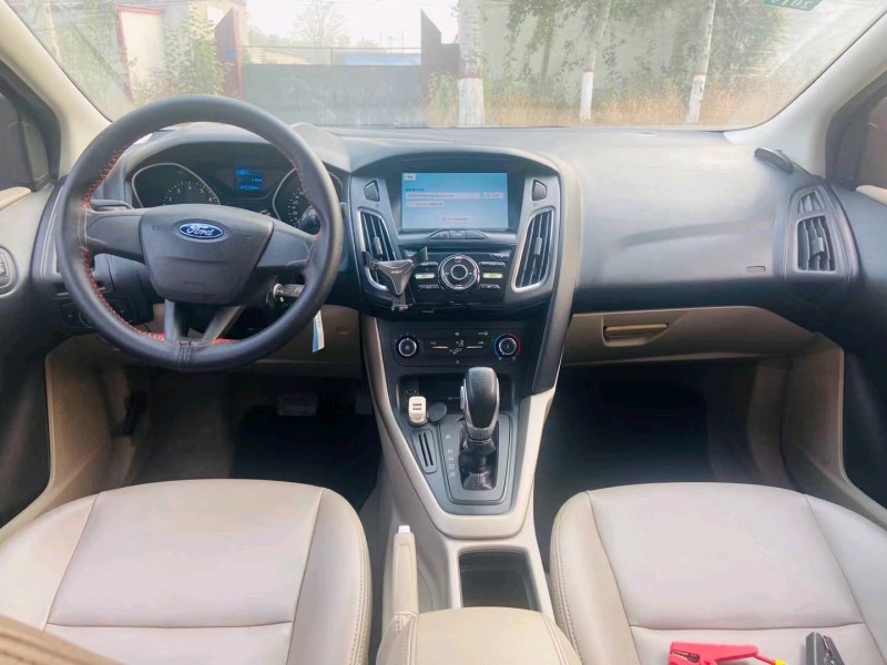 保定17年福特福克斯7