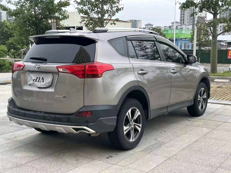 汕头16年丰田RAV4荣放9