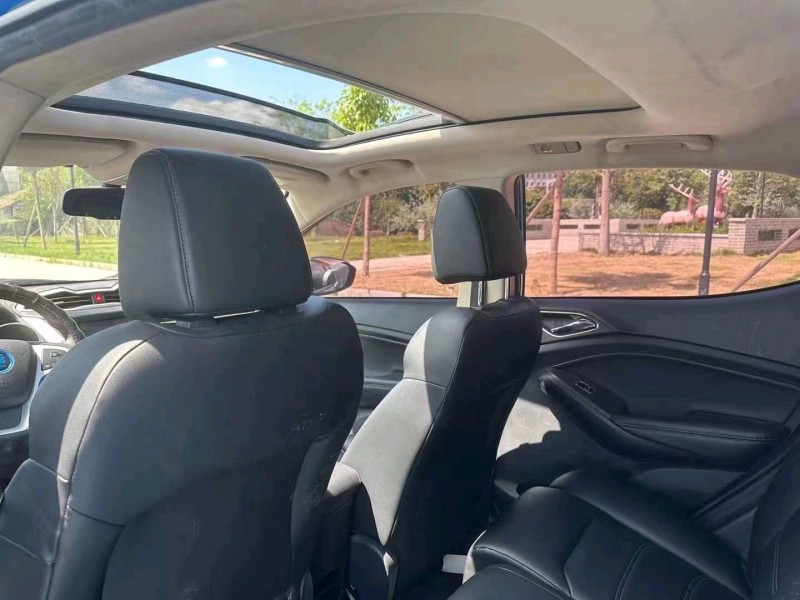 珠海19年比亚迪元8