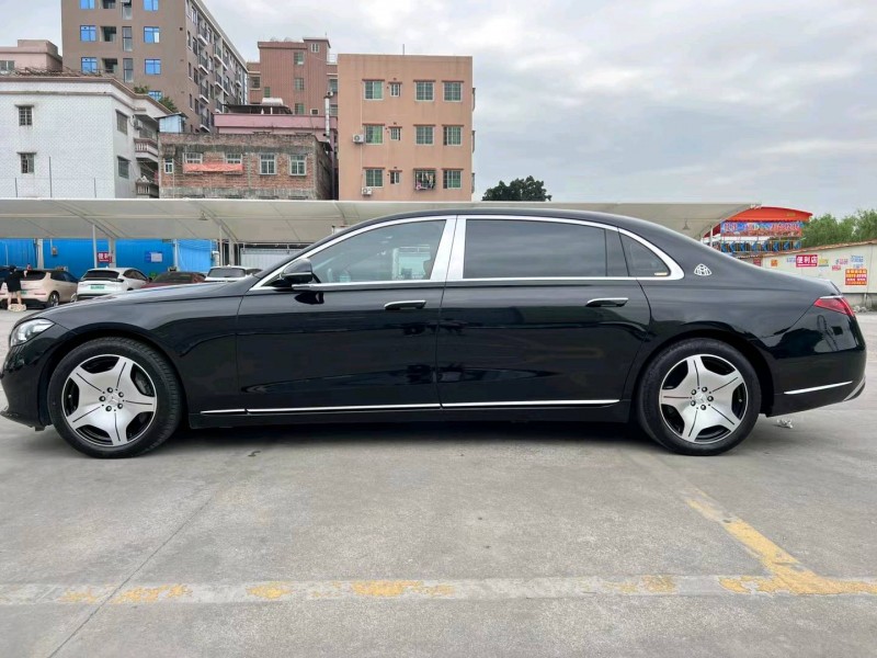 广州21年奔驰迈巴赫S级4