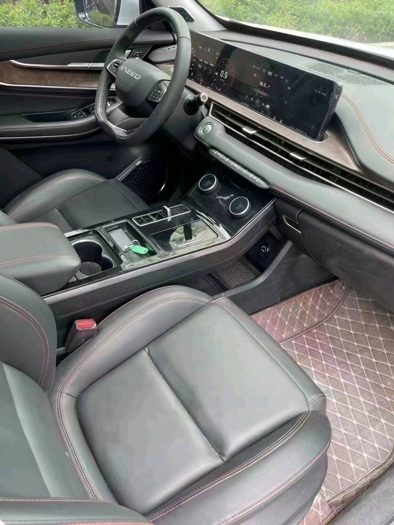 成都21年奇瑞星途8