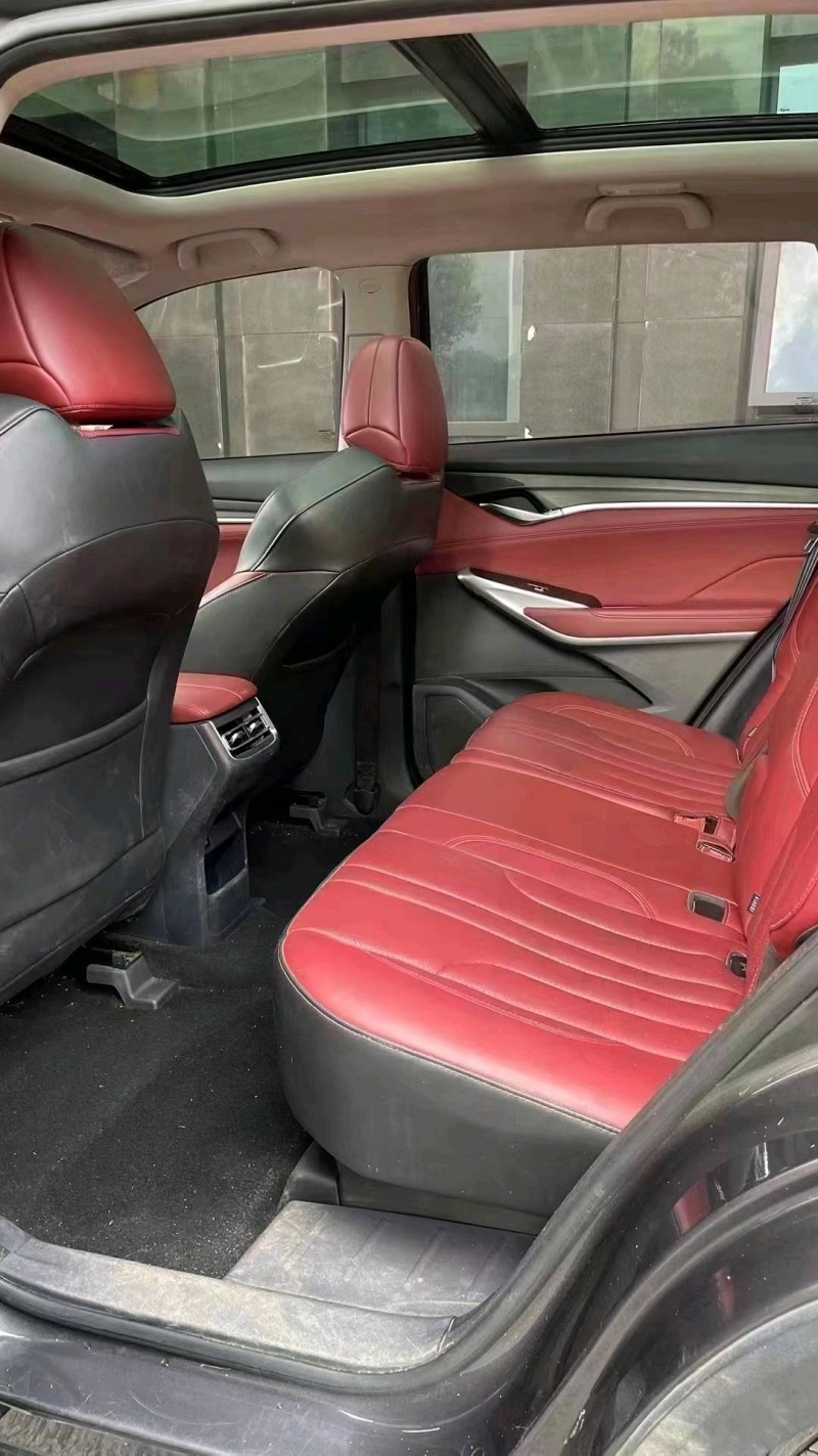 成都21年长安汽车CS757