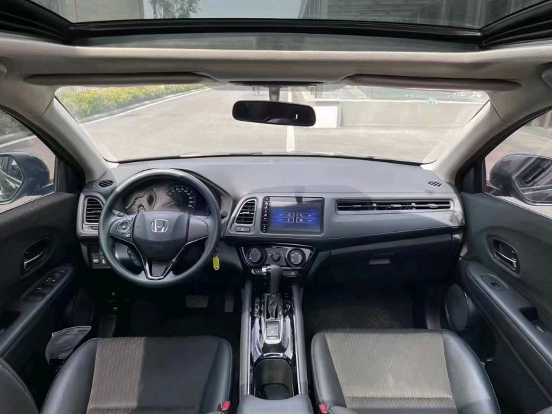 成都21年本田缤智8