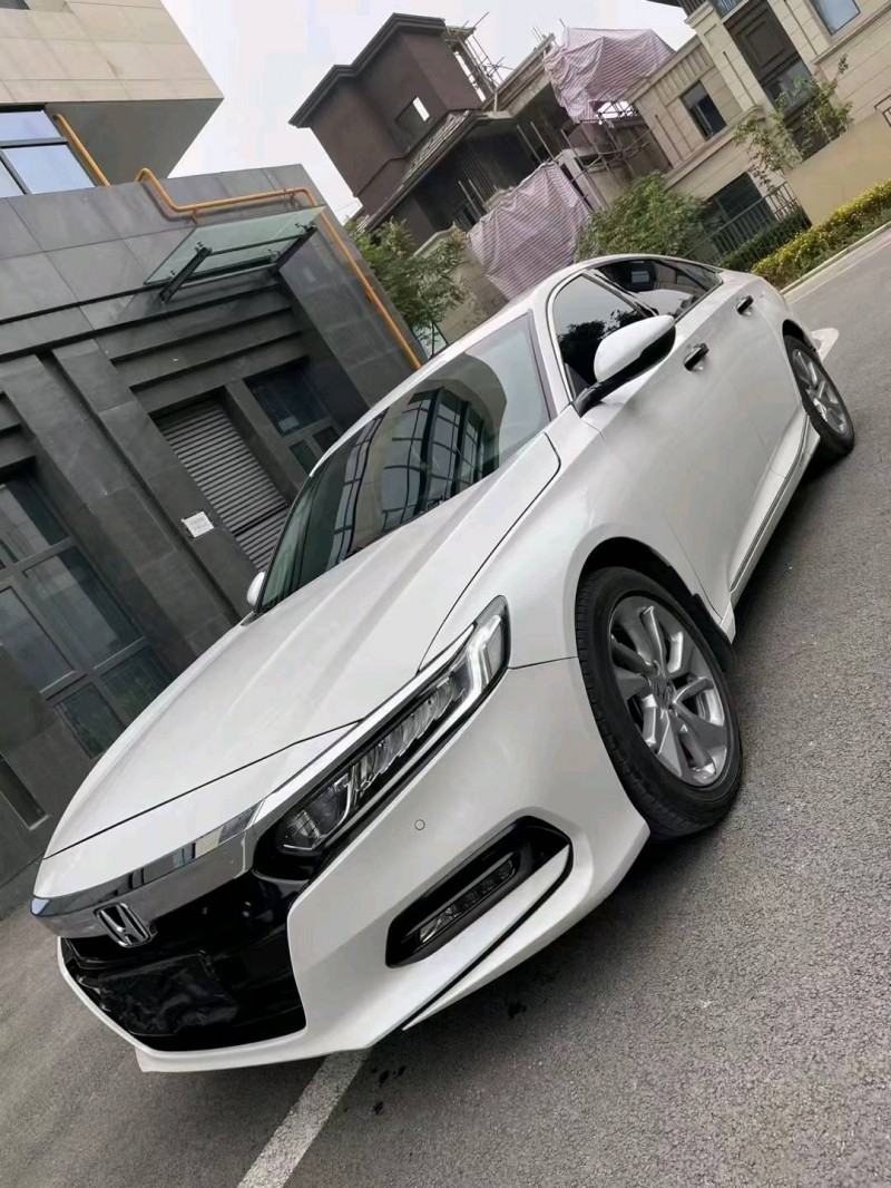 成都21年本田雅阁2