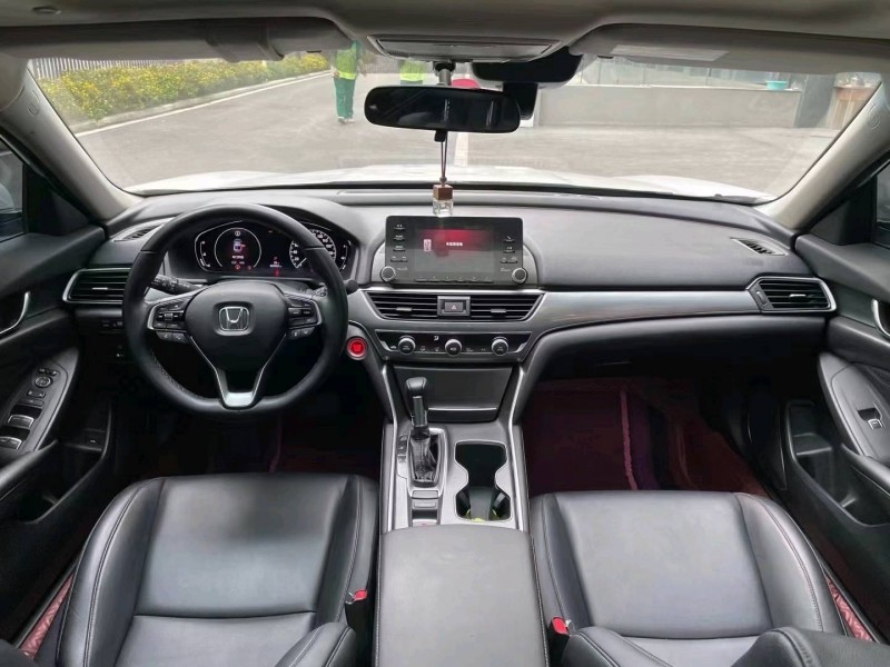 成都21年本田雅阁9