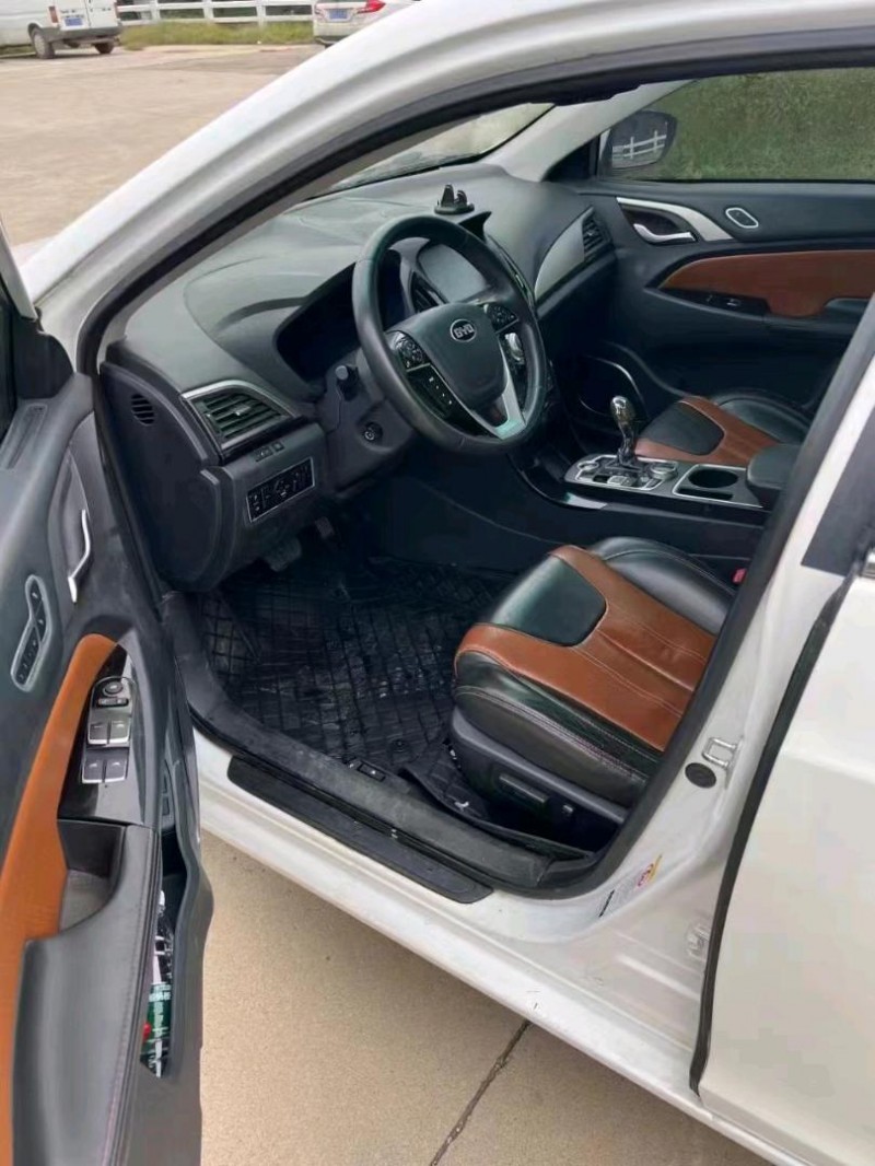 常州16年比亚迪秦5