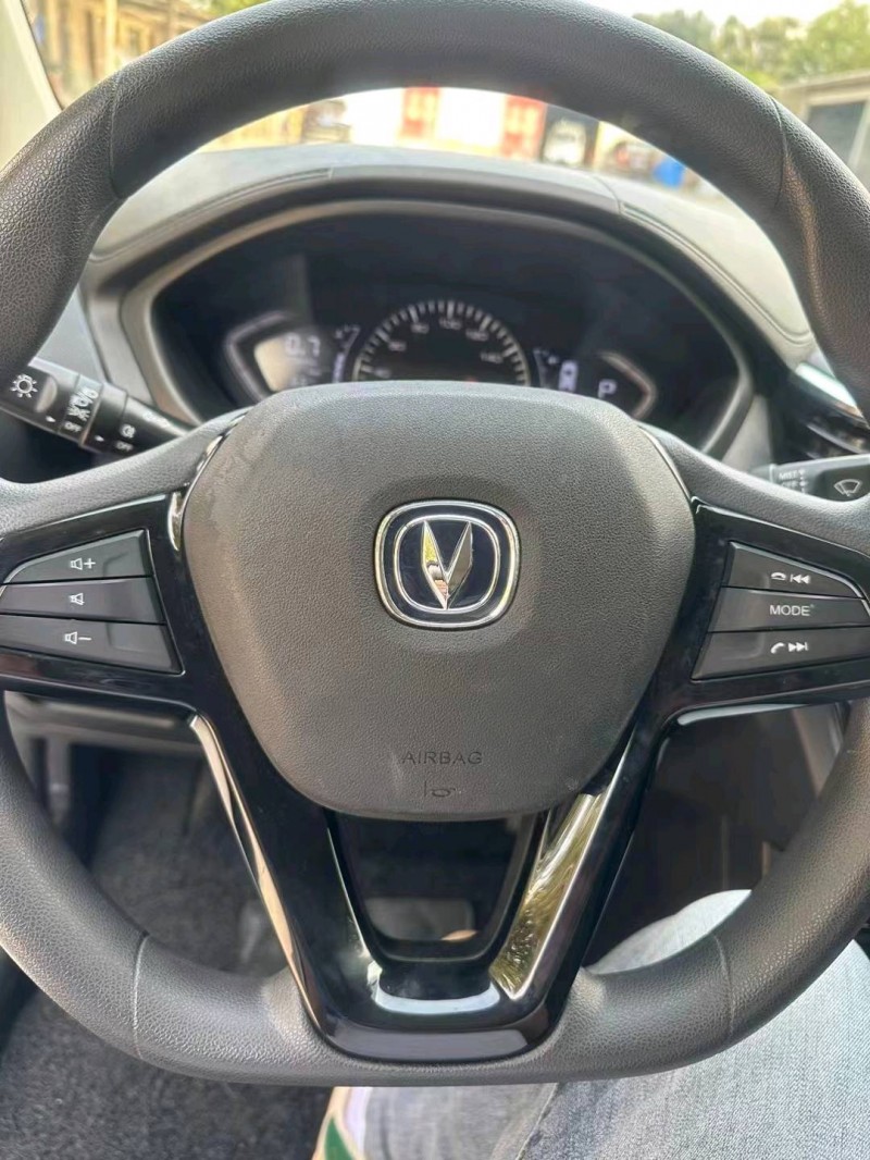 东营20年长安汽车悦翔5