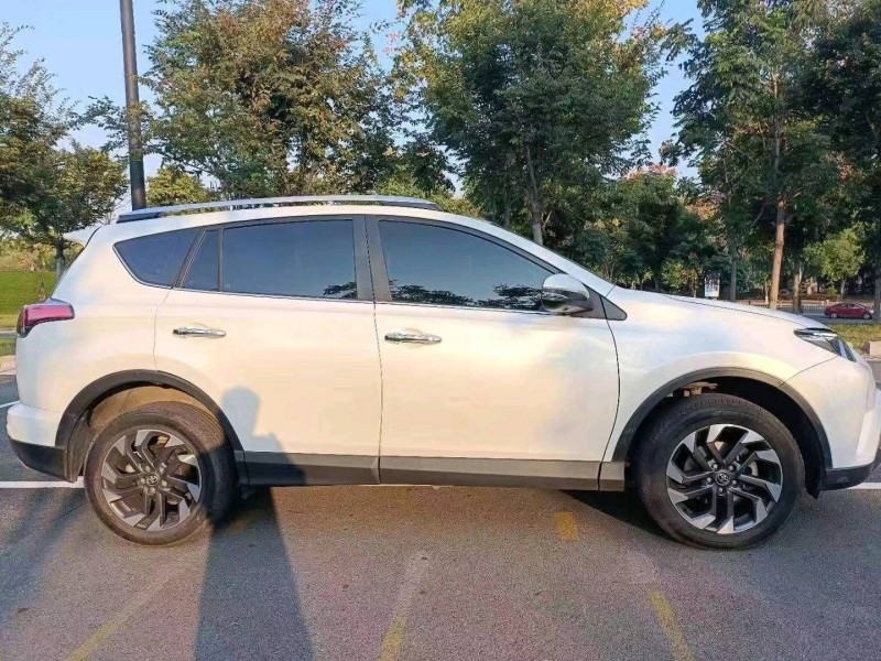 嘉兴19年丰田RAV4荣放9