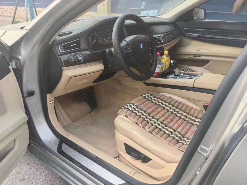 济宁12年宝马7系8