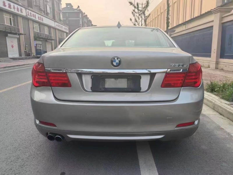 济宁12年宝马7系9