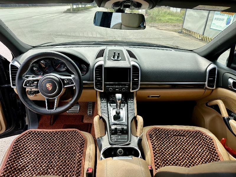 佛山15年保时捷卡宴4