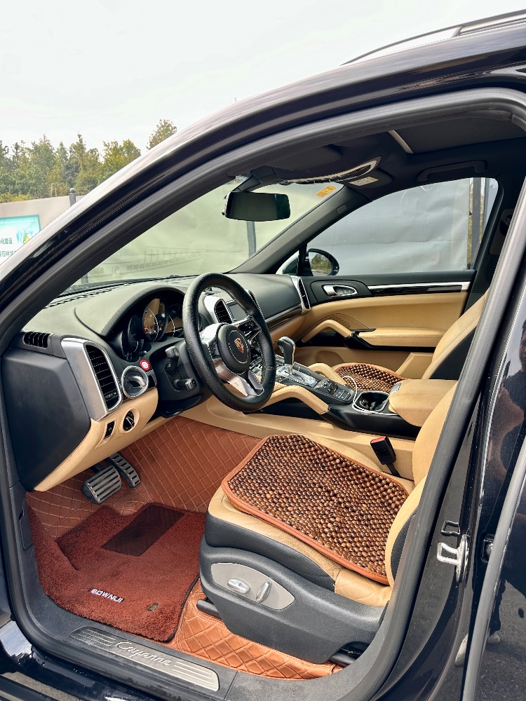 佛山15年保时捷卡宴5