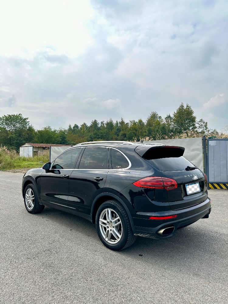 佛山15年保时捷卡宴9