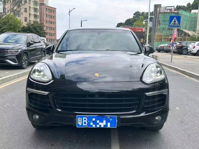 深圳18年保时捷卡宴1