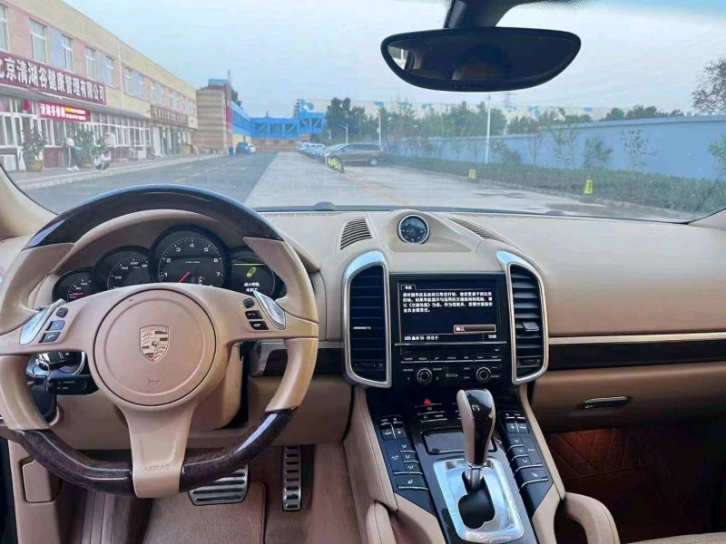 北京13年保时捷卡宴9