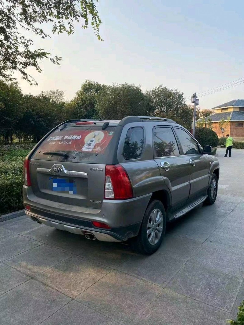 东营13年起亚狮跑6