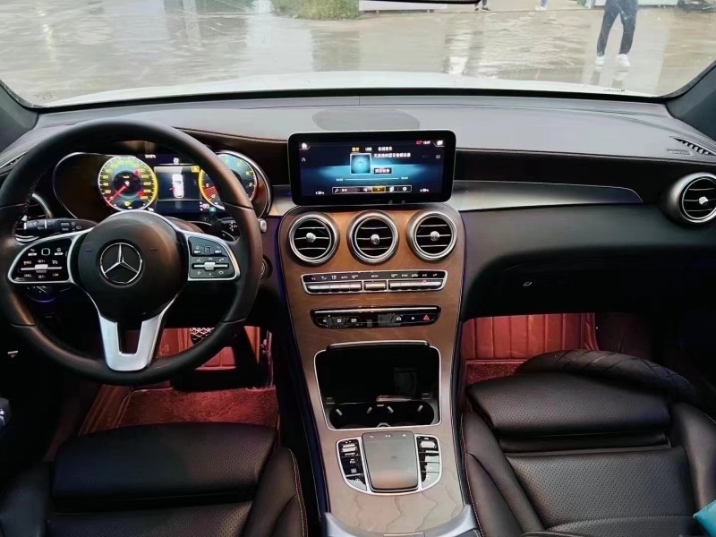 济宁19年奔驰GLC6