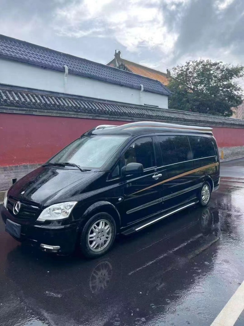 济宁13年奔驰威霆2