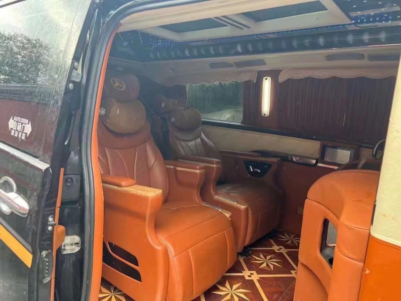 济宁13年奔驰威霆8