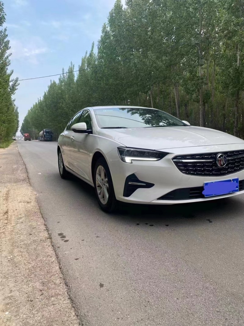 济宁23年别克君威2