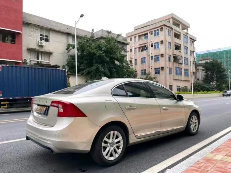 东莞16年沃尔沃S60L9