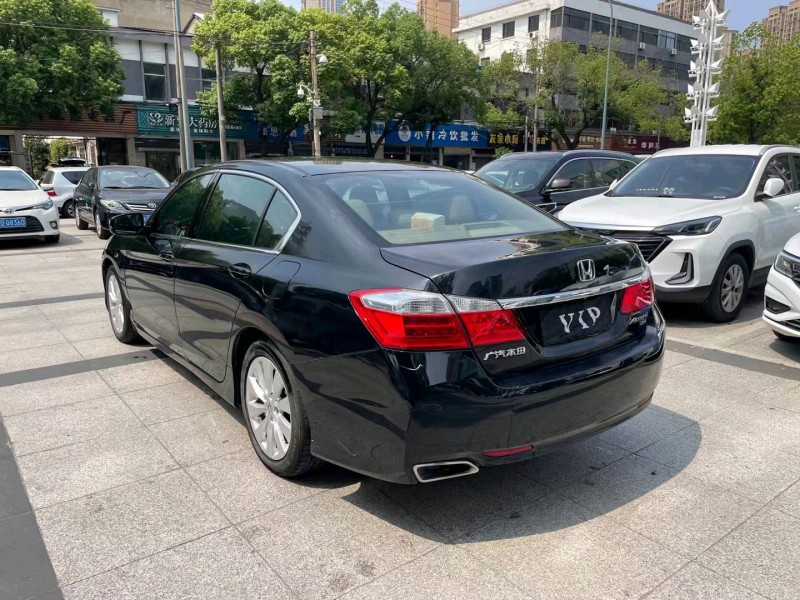 徐州15年本田雅阁7