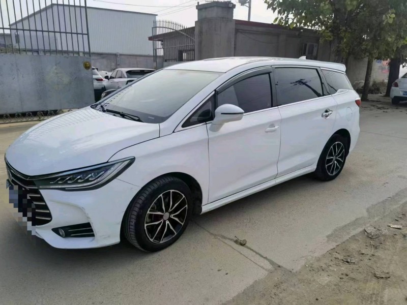 保定18年比亚迪宋MAX2