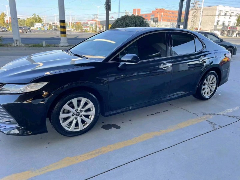 保定18年丰田凯美瑞5