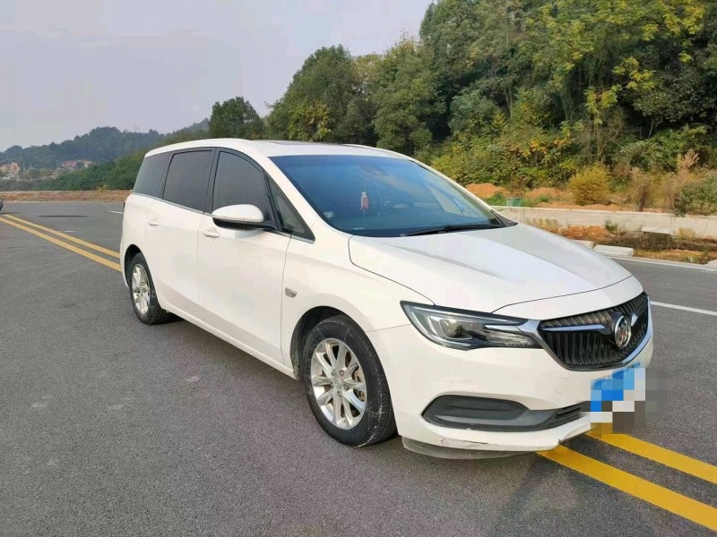 济宁18年别克GL63