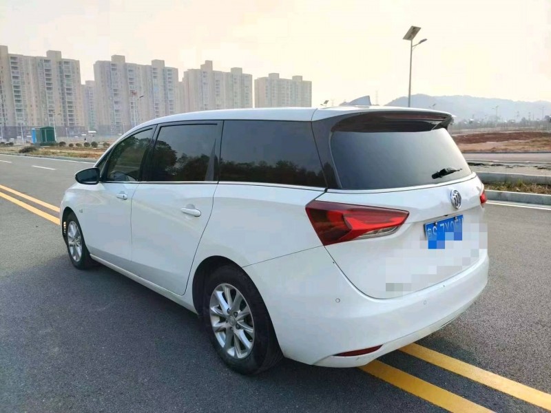 济宁18年别克GL64