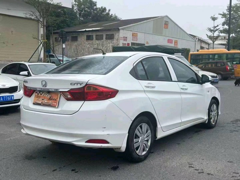 珠海17年本田锋范4