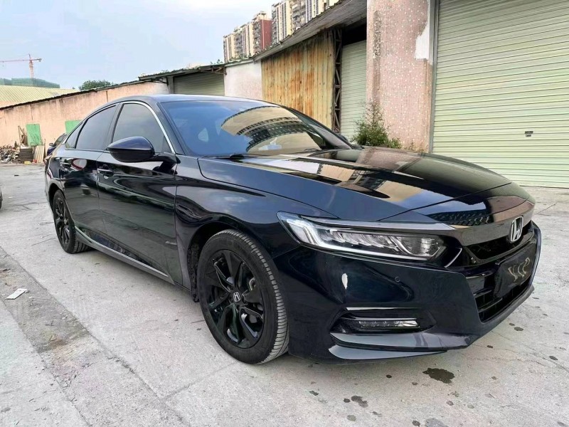 汕头21年本田雅阁2