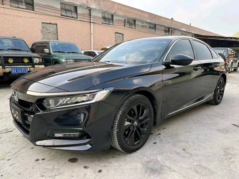 汕头21年本田雅阁3