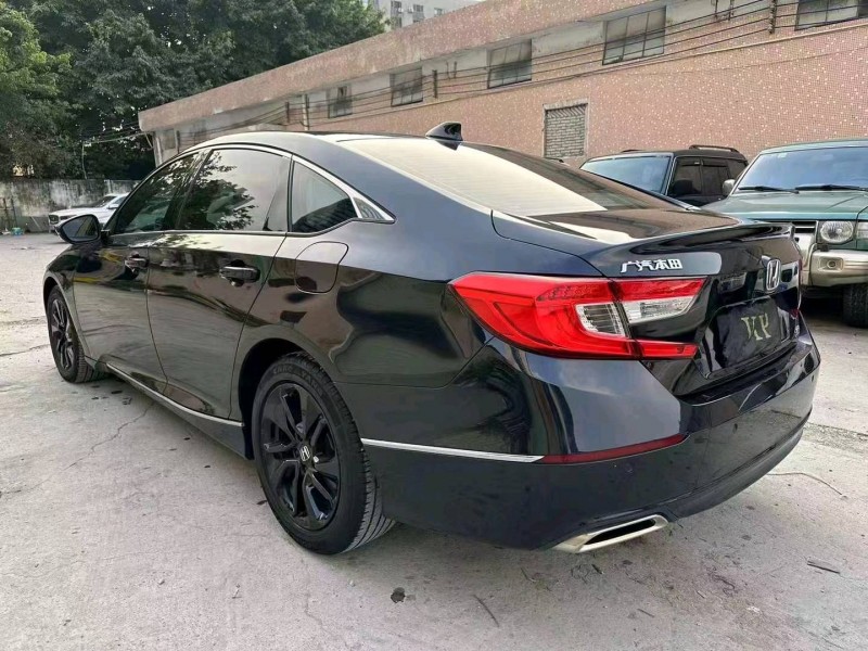 汕头21年本田雅阁6