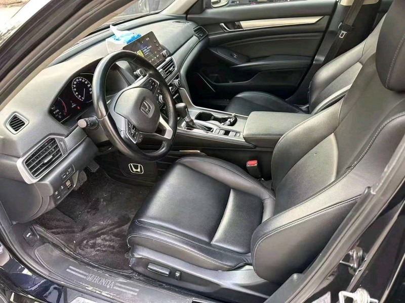 汕头21年本田雅阁7