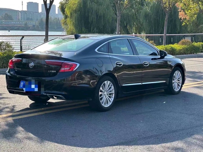 枣庄18年别克君越5