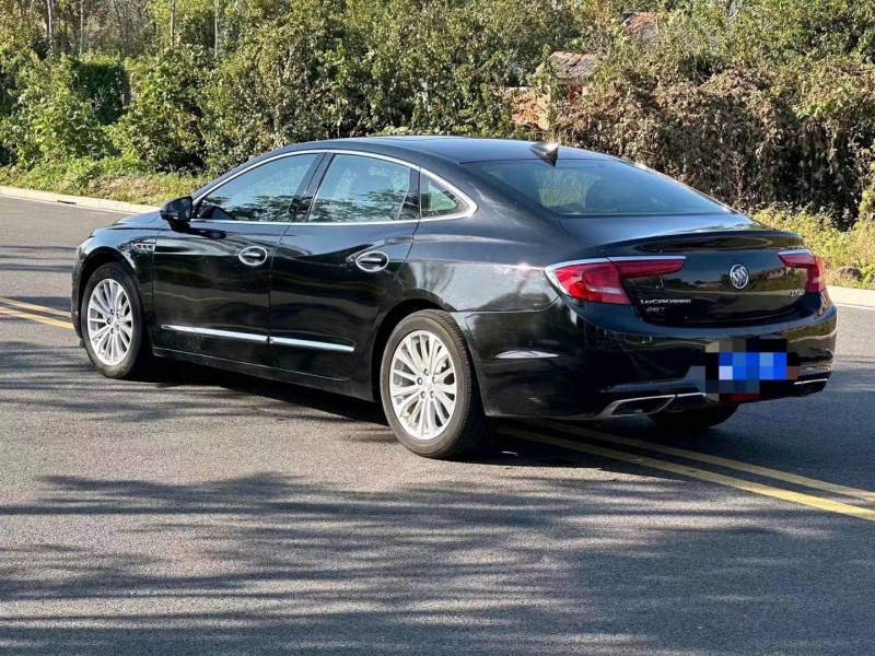 枣庄18年别克君越6