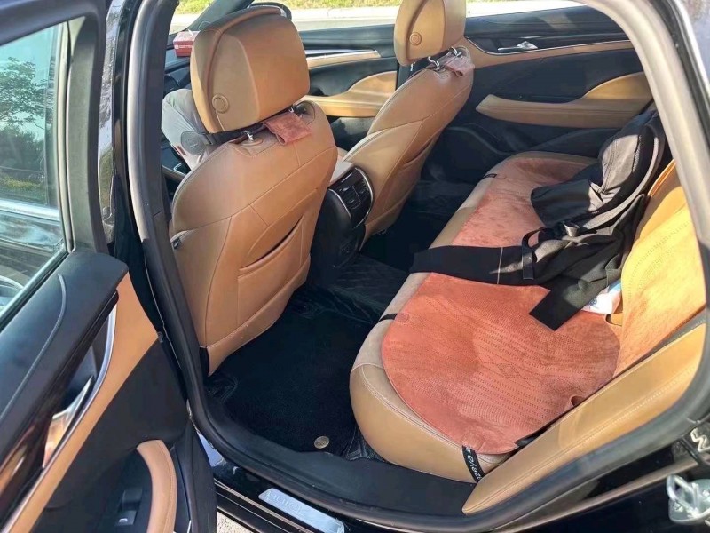 枣庄18年别克君越7