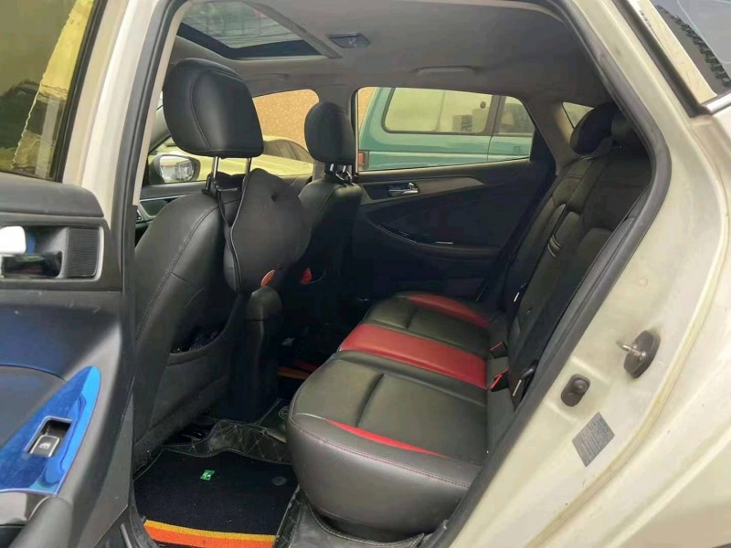 珠海17年长安汽车逸动4