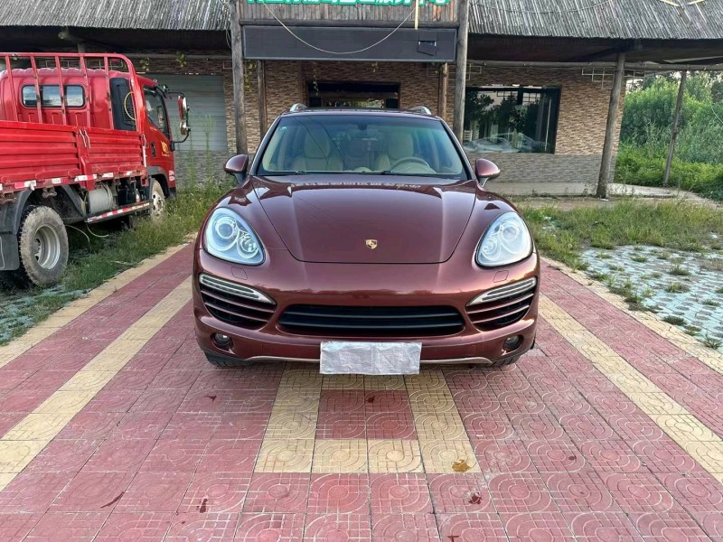 徐州12年保时捷卡宴1