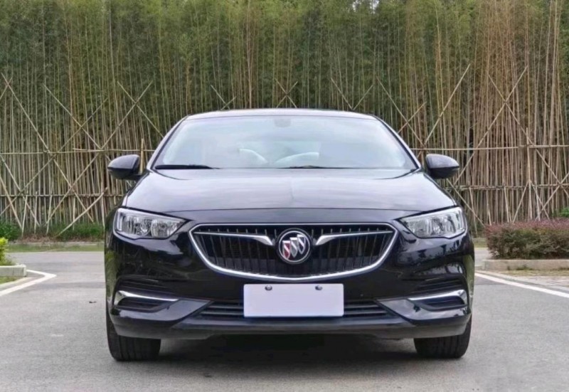 汕头19年别克君威1